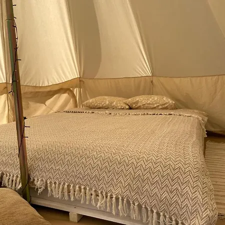 Campo de lujo Restu Forrest Glamp